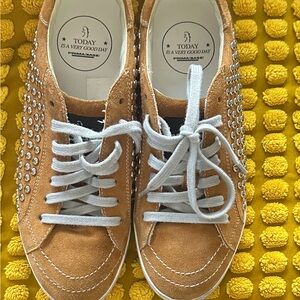 Primabase Forma studed sneakers